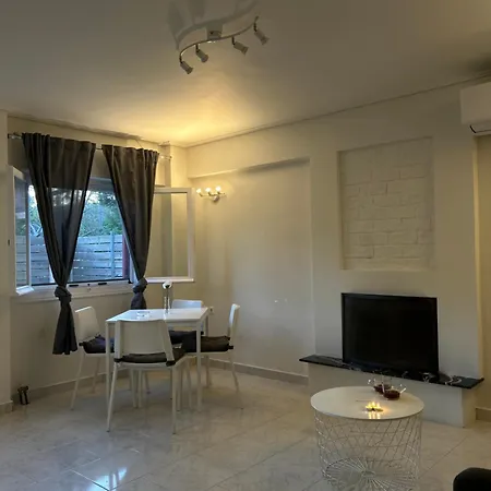 Polyxeni House דירה